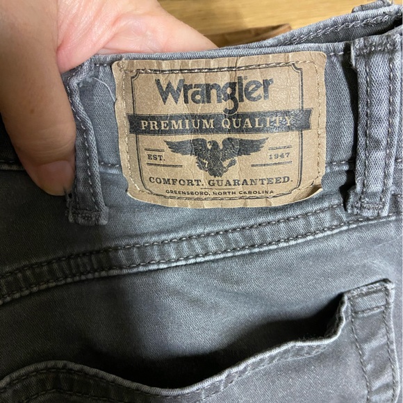 Men’s WRANGLER Straight Gray Jeans - Picture 6 of 6